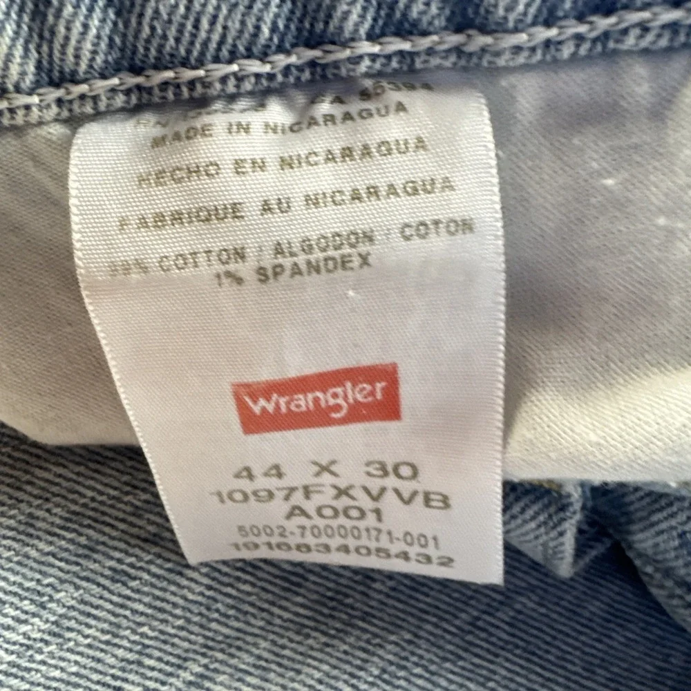 Wrangler Jeans Mens 44x30 Blue Denim Pants Straight Leg Workwear Regular Light